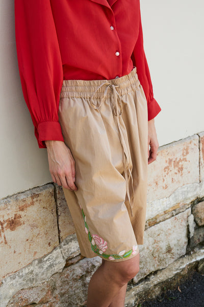 FREESIA SHORT, TAN COTTON POPLIN